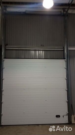 Промышленные секционные ворота DoorHan
