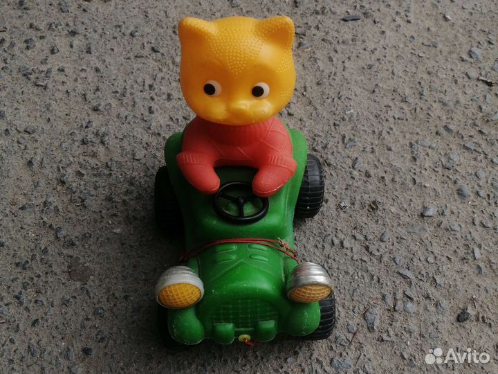 Игрушка СССР кот на машине каталка