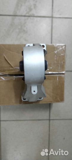 Опора двигателя задняя Dodge Journey 09-19г