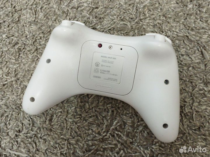Nintendo Wii u pro controller white