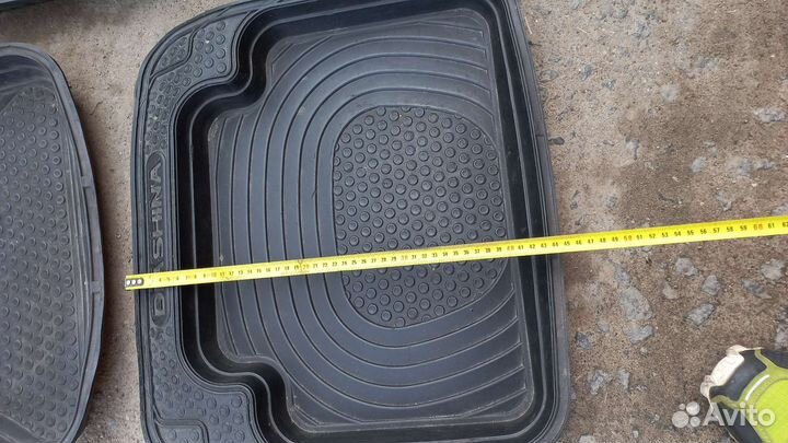 Автомобильные коврики резиновые универсальные