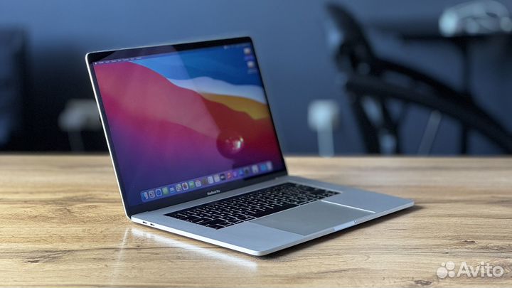 MacBook Pro 15 2019 i7/16/512