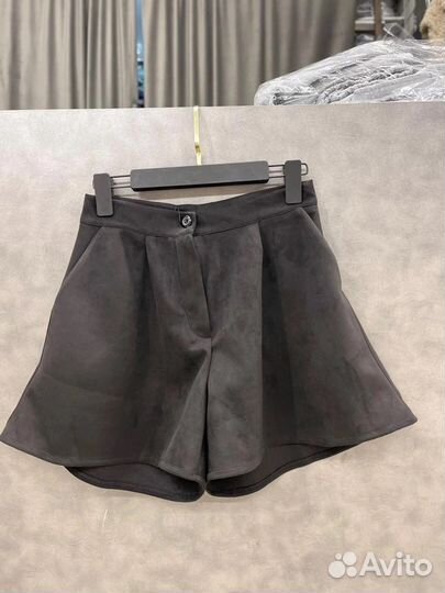 Шорты из микрозамши