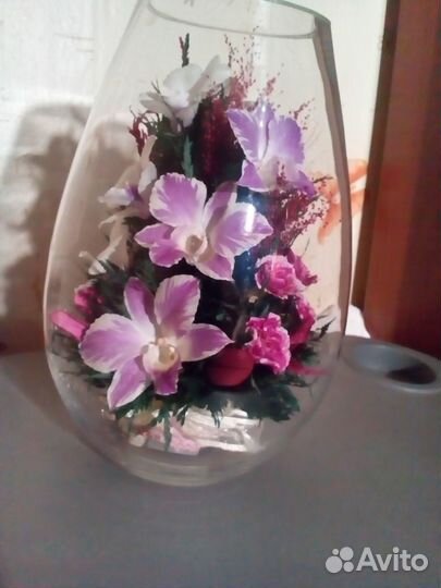 Цветы в колбе