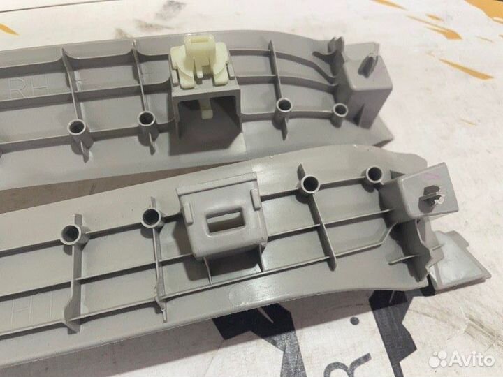 Обшивка багажника задняя RH LH Toyota Land Cruiser