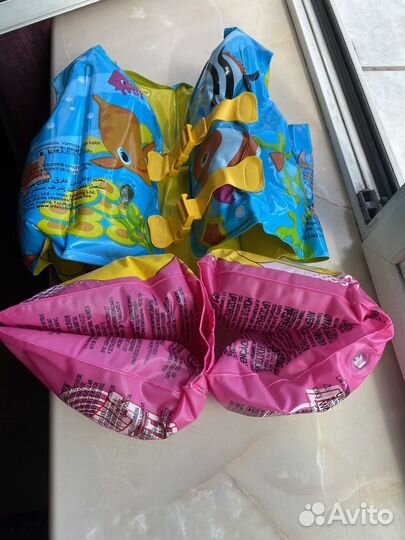 Жилет,нарукавники для плавания