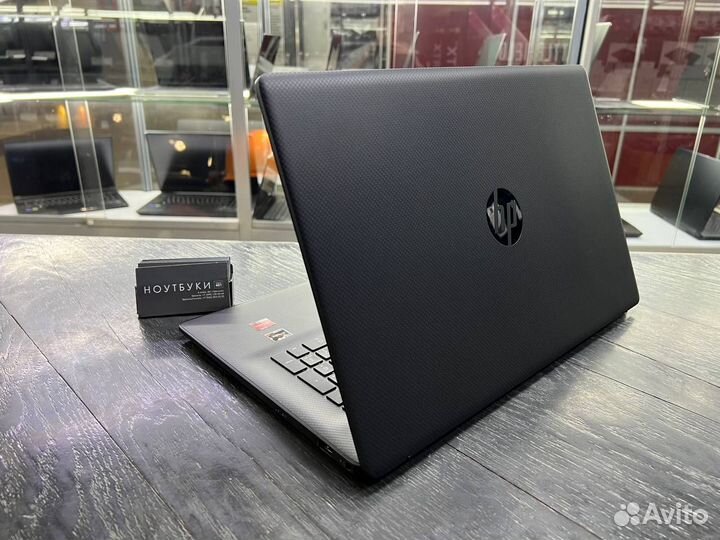 Ноутбук HP Laptop 17 r7/16/512