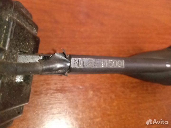 Переключатель поворотов Nissan Maxima A33