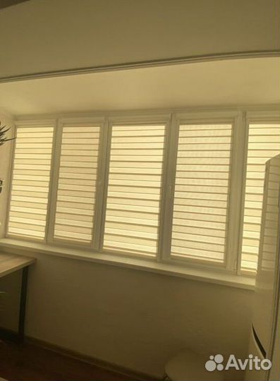 Рулонные шторы в коричневом коробе K4041