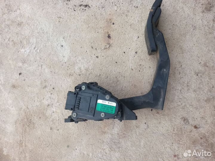 Педаль газа Audi A8 D3