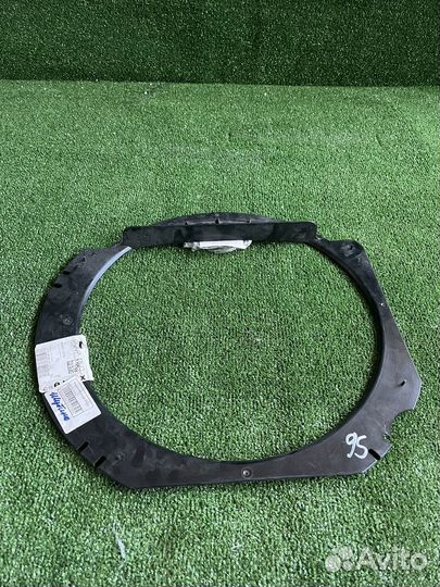 Диффузор радиатора Volkswagen Polo 2011