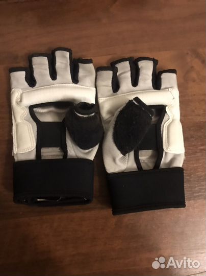 Боксерские перчатки