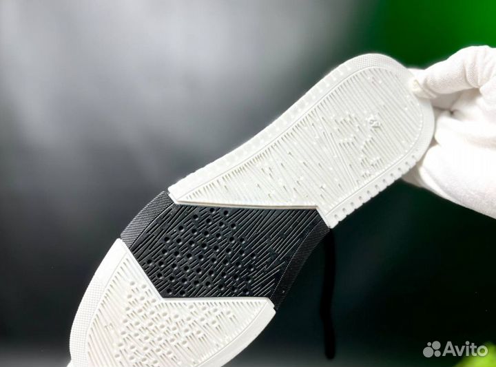 Кроссовки Boss модные