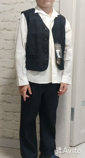 Костюм 122 брюки, жилет, рубашки