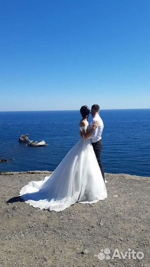 Свадебное платье со шлейфом