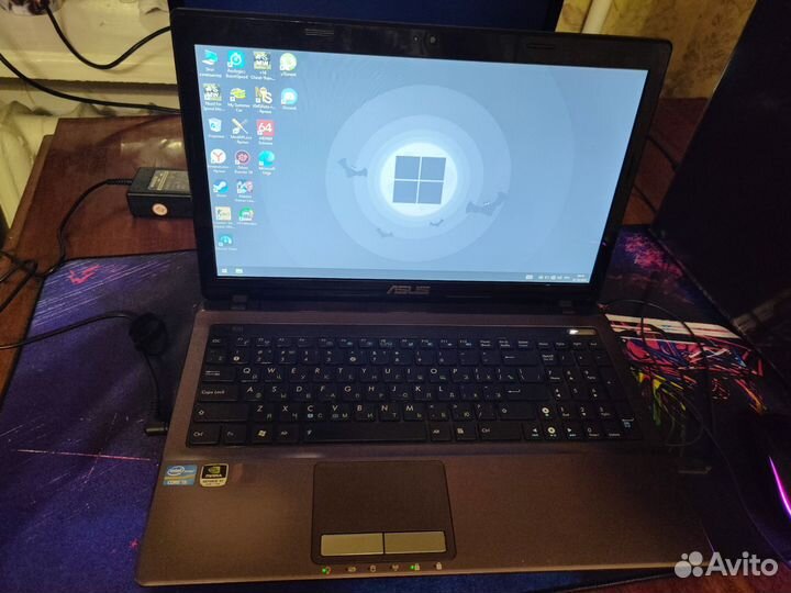 Ноутбук asus