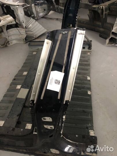 Стойка кузова центральная левая Tesla Model S 2012