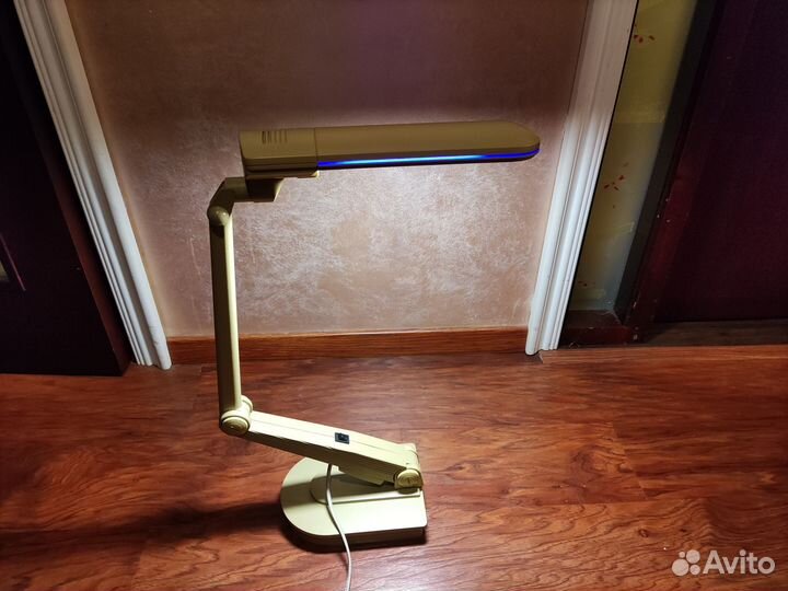 Лампа настольная галогеновая