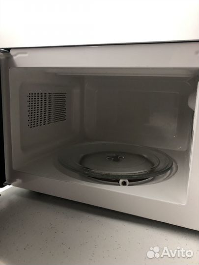 Микроволновая печь hotpoint-ariston-mwhr-3101
