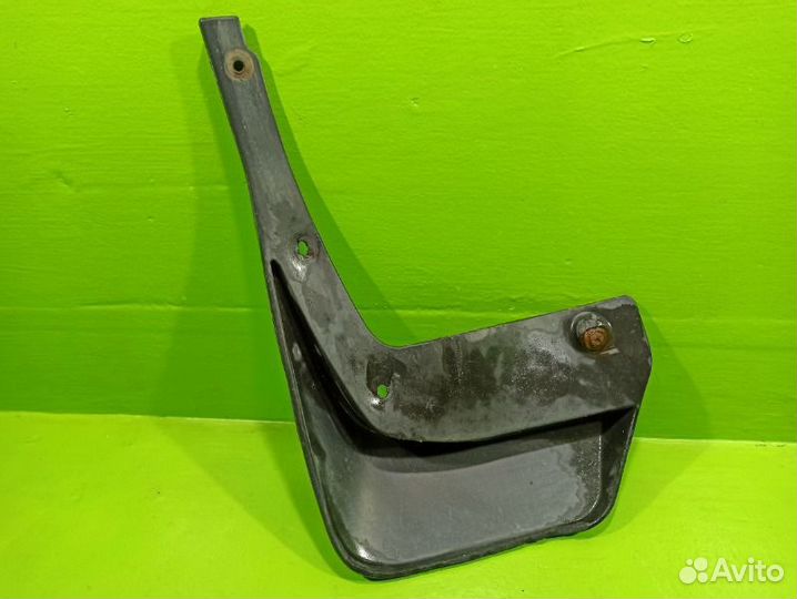 Брызговик задний правый Renault Logan K7MF710 2007