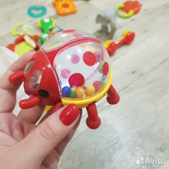 Пакет игрушек/ погремушек для малыша