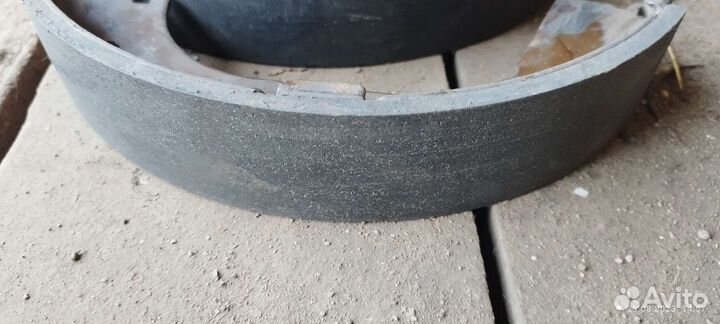 Тормозные колодки задние Toyota Surf 185