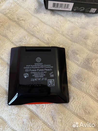 Shiseido тени румяна 03 Fuwa-Fuwa Peash