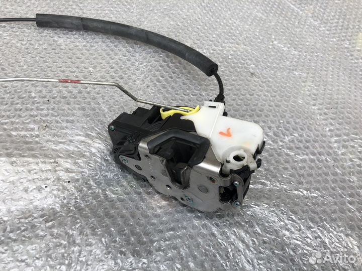 Замок левой двери Chevrolet Camaro V 10-15