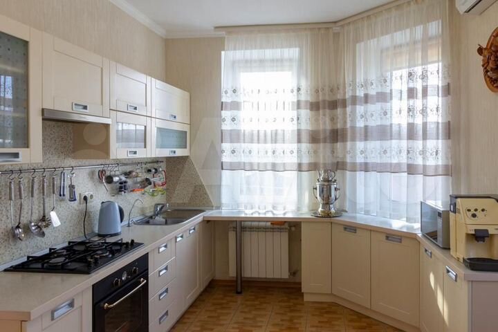 Дом 268 м² на участке 10 сот.