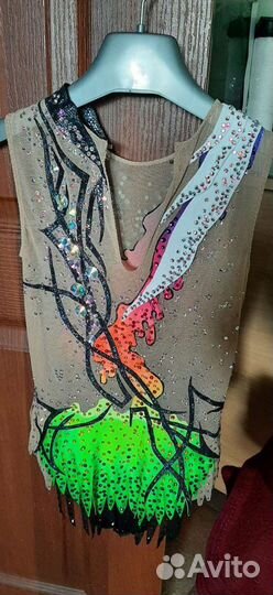 Продам купальник для художественной гимнастики