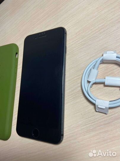 Телефон iPhone 8 Plus 64/75 RU/A