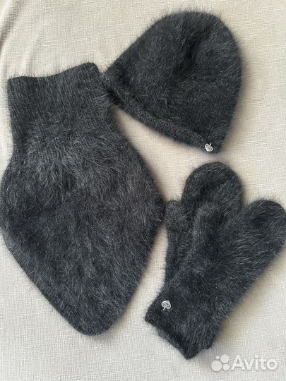 Комплект из пуха норки шапка снуд варежки