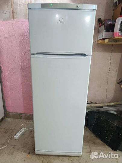 Холодильник indesit