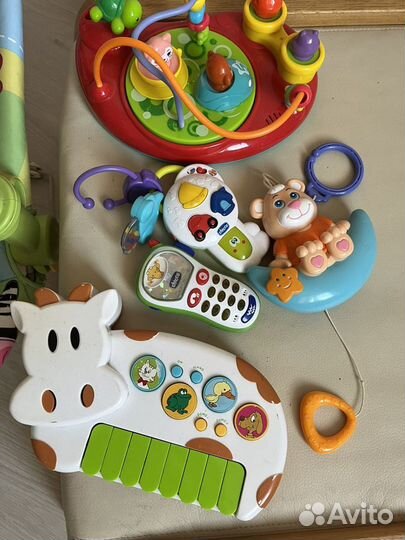 Гамак детский с вибрацией и игрушками fisher price