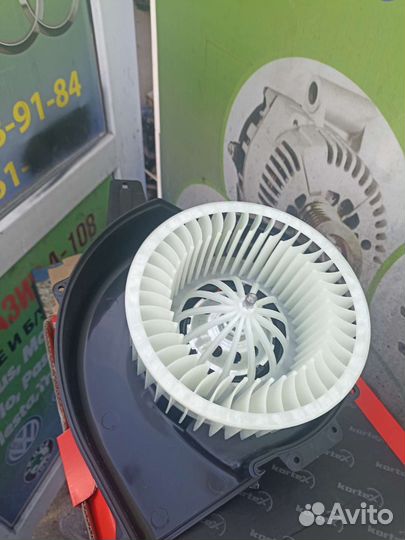 Skoda fabia 2009г моторчик печки