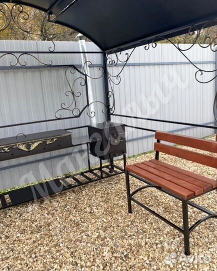 Мангал с крышей