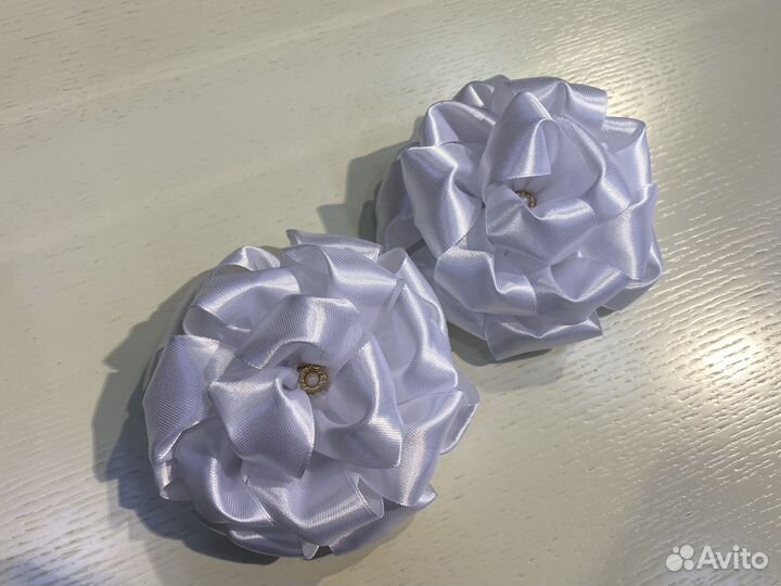 Резинка для волос в технике Канзаши