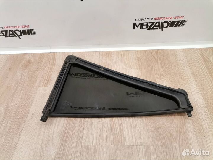 Форточка задней левой двери Mercedes W251