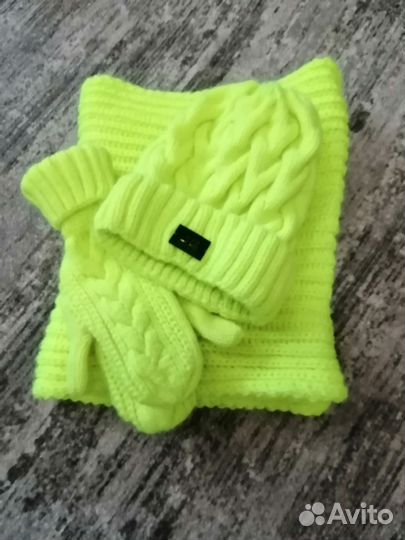 Шапка снуд и варежки женские