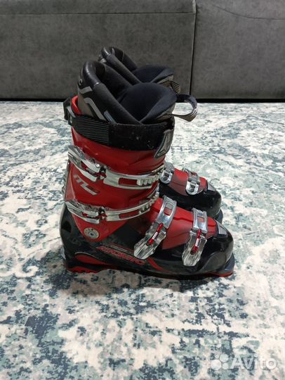 Горнолыжные ботинки atomic