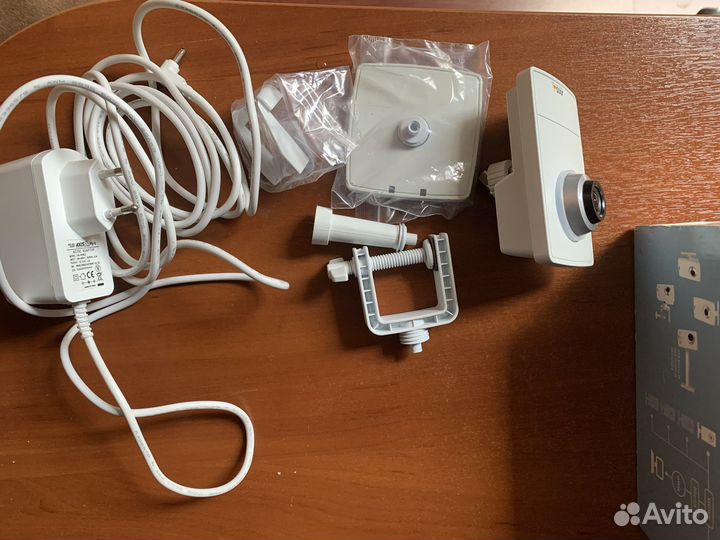 IP видеокамера axis M1013