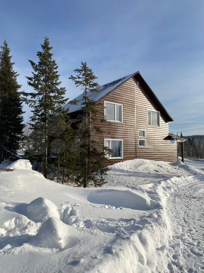 Коттедж 160 м² на участке 12 сот.