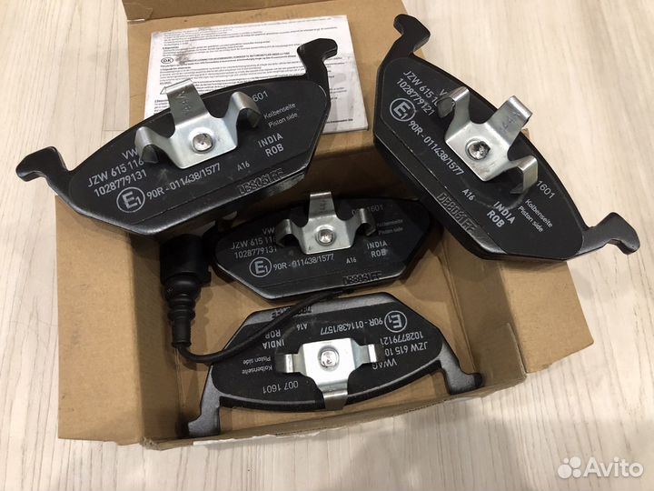 Тормозные колодки передние Audi A3 VW Golf Skoda