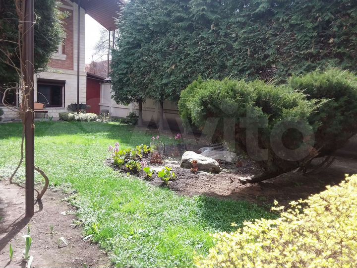 Дом 400 м² на участке 12 сот.