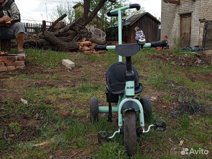 Трехколесный велосипед