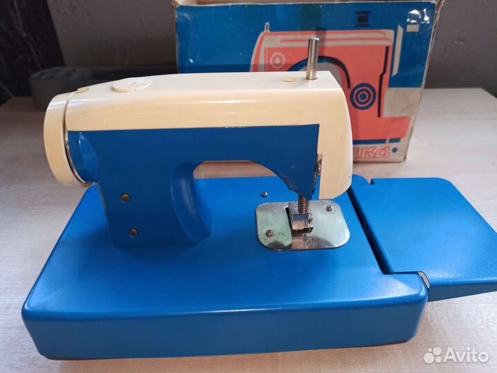 Швейная машинка Ладушка СССР