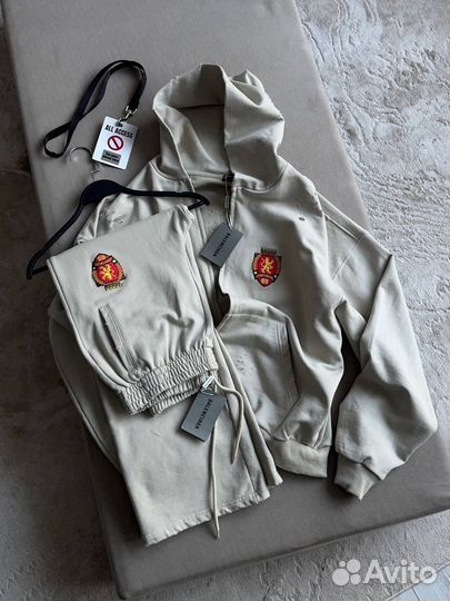 Костюм Balenciaga