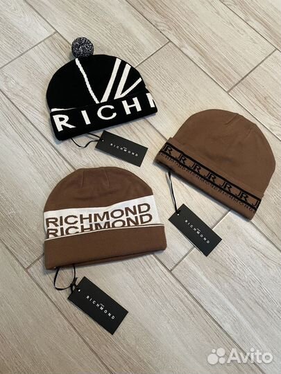 Новые шапки john Richmond оригинал