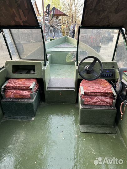 Лодка с мотором