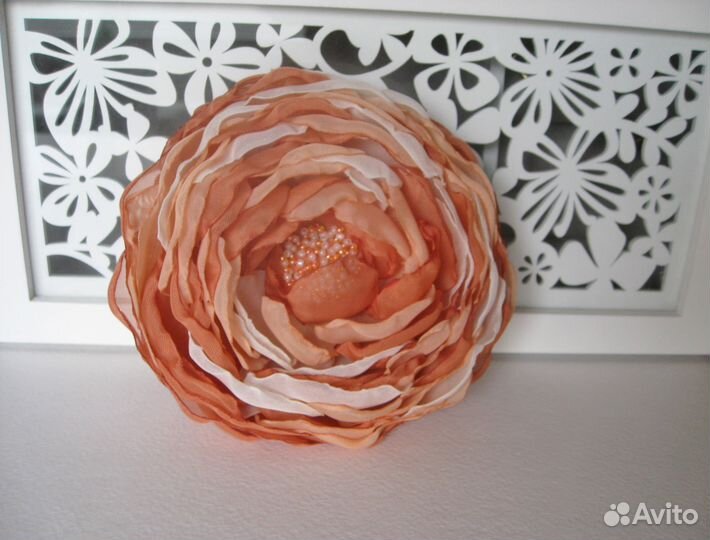 Брошь-цветок ручной работы из текстиля N 029